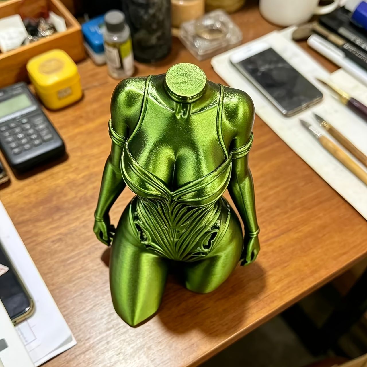 Figura de Torso de Mujer Estil - Office Furniture Hon reseña y precio